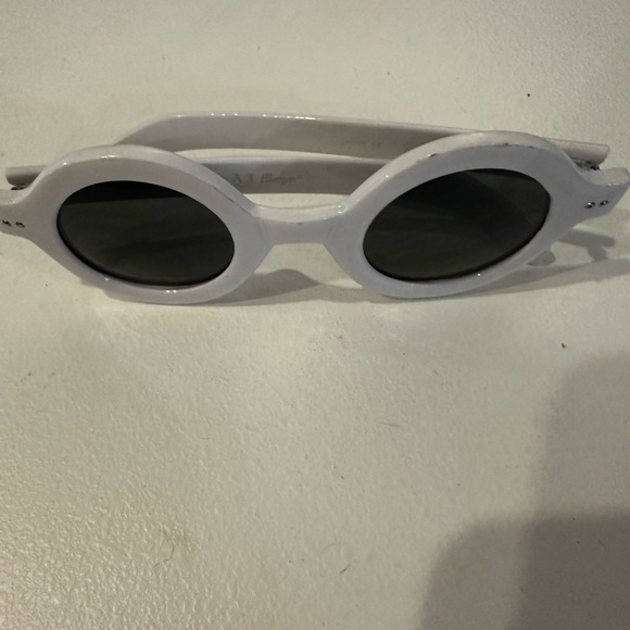 Mod Sunglasses - Picture 12 of 12